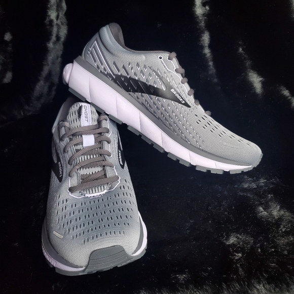 brooks ghost size 10.5
